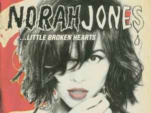 Norah Jones nos devuelve a territorio explorado con 'Travellin' On', otro adelanto de Little Broken Hearts - theborderlinemusic.com