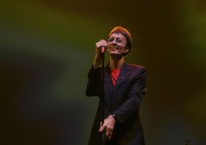 Robin Gibb, de los Bee Gees, está en coma - Theborderlinemusic.com