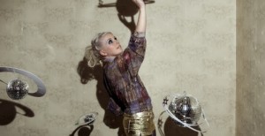 Little Boots estrena vídeo: “Headphones”  - theborderlinemusic.com