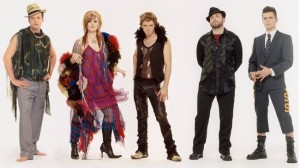 Scissor Sisters, vídeo de 'Baby Come Home': surrealista music-hall - theborderlinemusic.com