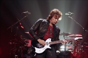 ¿Por qué Richie Sambora no tocará con Bon Jovi en Estados Unidos? - theborderlinemusic.com