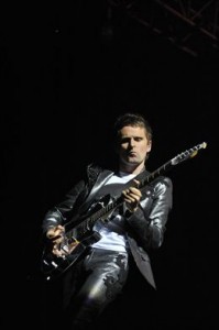 Muse aterriza en el Estadio Olímpico de Barcelona para presentar 'The 2nd law' - Theborderlinemusic.com