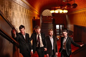 Franz Ferdinand enseñan otra nueva canción en directo - theborderlinemusic.com